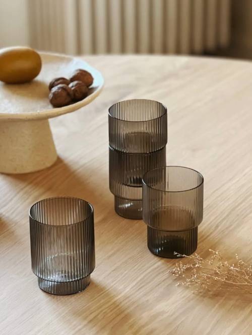 Les soldes continuent sur Sélection M ! Mobilier, vaisselle, linge de maison, luminaires… il nous reste encore quelques très belles pièces, proposées jusqu’à -50% 😍