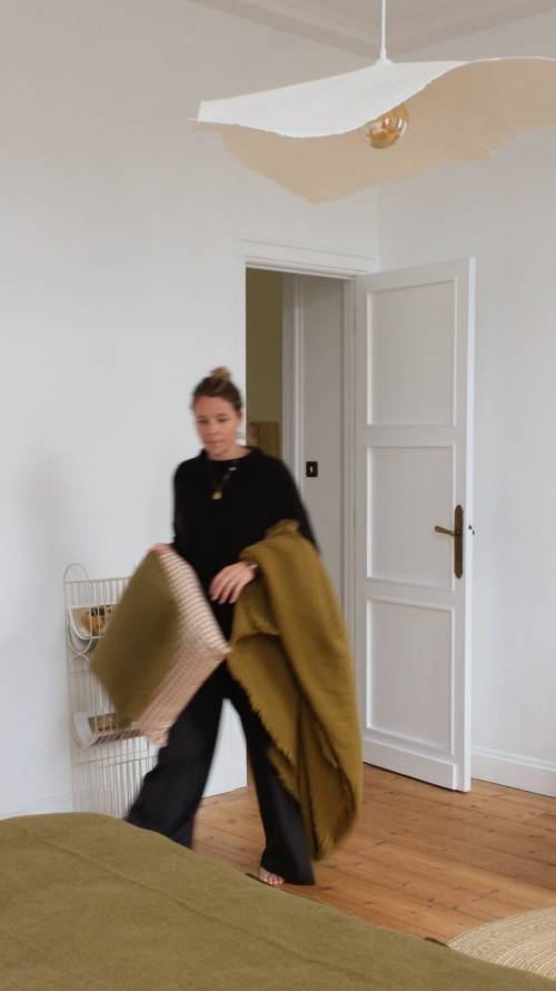 L’automne s’invite à la maison 🍂
Entre teintes chaudes, touches de vichy & matières réconfortantes, notre nouvelle sélection de linge de maison célèbre le temps pour soi. À découvrir dès samedi 09h sur Selection M 💛