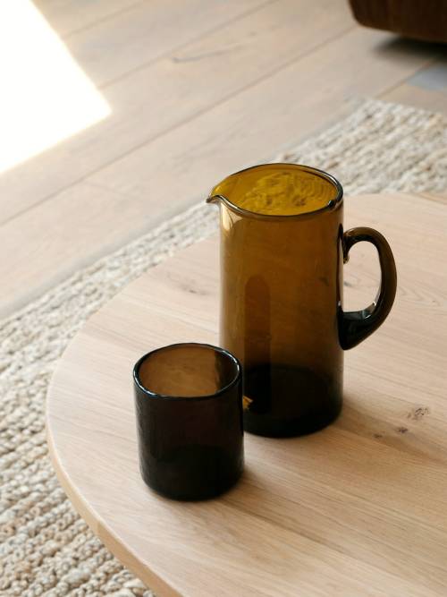 Le pichet en verre ambré, le classique indémodable pour vos grandes tablées ! 🍋