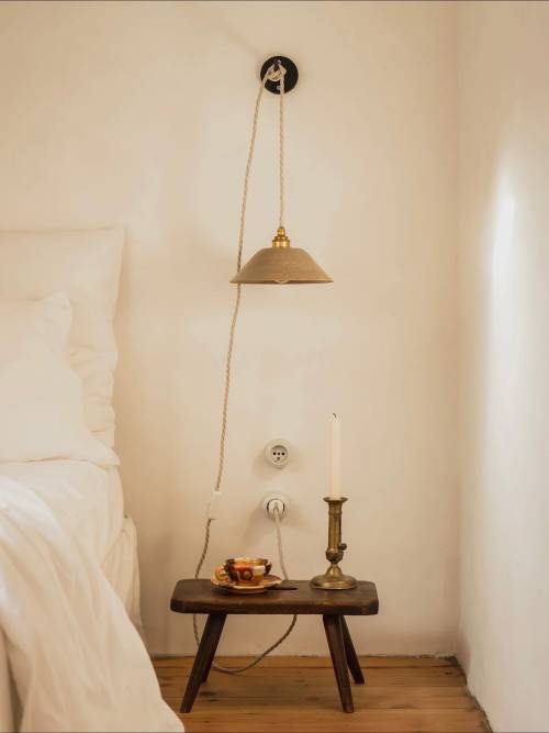 Une nouvelle sélection de luminaires en grès est arrivée sur Selection M 💛 Des suspensions & appliques artisanales, façonnées à la main en Provence. Le plus dur sera de choisir :)