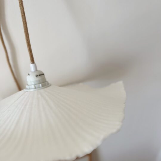 Suspension Luminaire "Fleur" en papier mâché small – Image 3