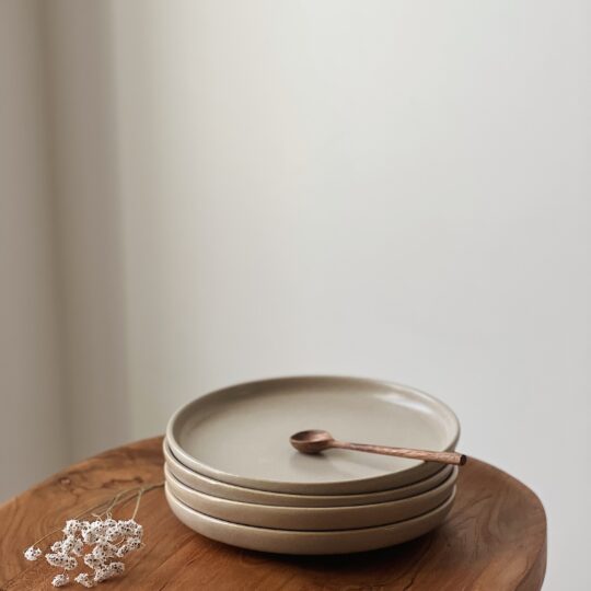 Assiette en grès "sable" – Image 2
