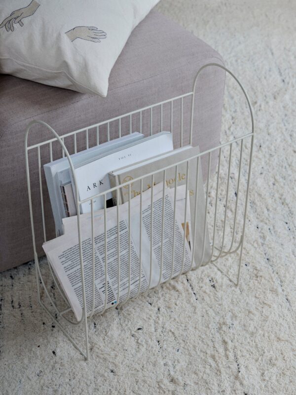 porte-magazines-acier-beige Porte-magazines beige