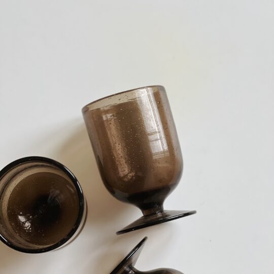 Lot de 6 verres à pied bullé brun – Image 2