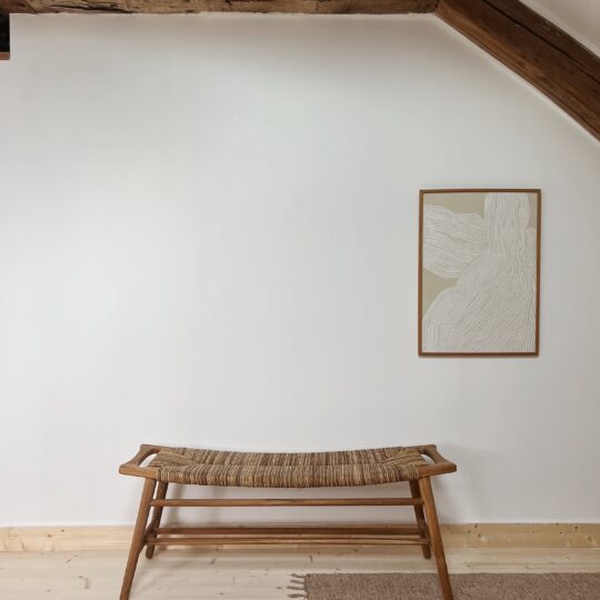 Banc tressé en teck et rotin – Image 1