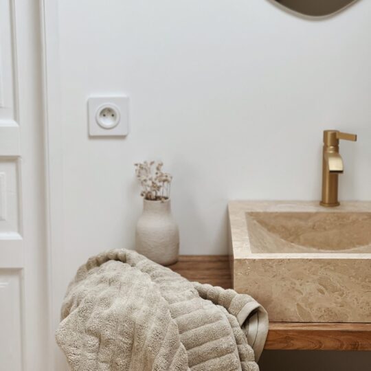 Serviette de toilette gauffrée beige – Image 2
