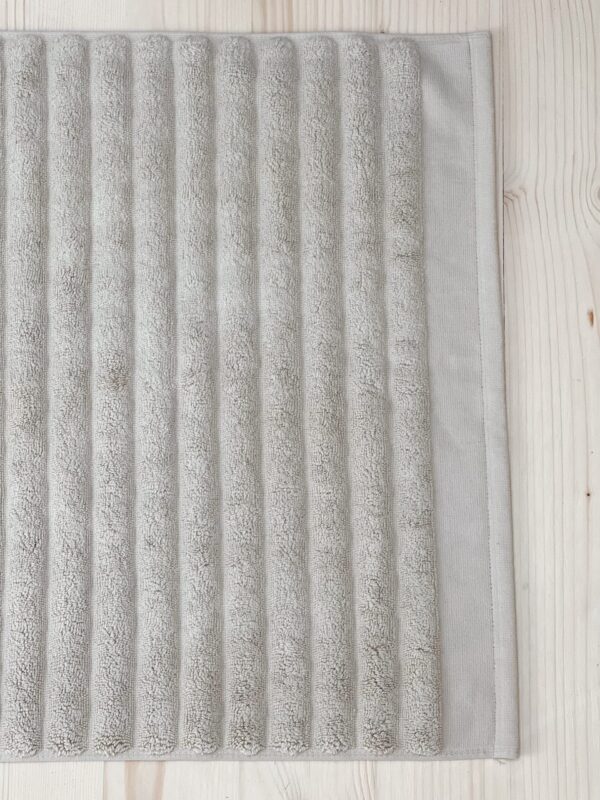 Tapis de salle de bain en coton beige