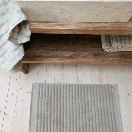 Tapis de salle de bain en coton beige – Image 1
