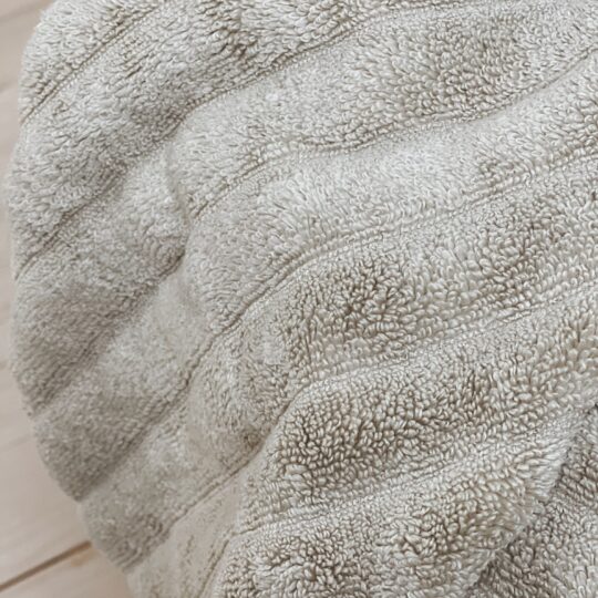 Serviette de toilette gauffrée beige – Image 4
