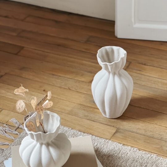 Vase collerette en céramique blanc – Image 4