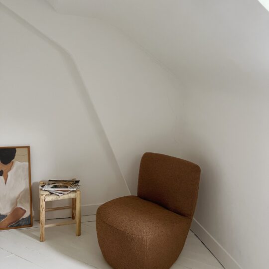 Fauteuil en tissu bouclette – Image 9