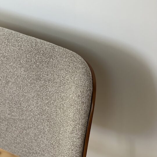 Fauteuil beige et bois Aki – Image 6