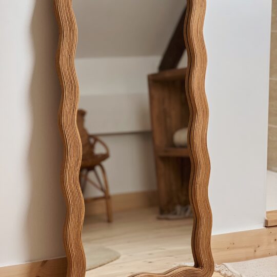 Miroir en rotin en forme de vague