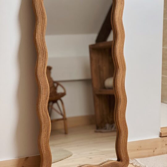 Miroir en rotin en forme de vague