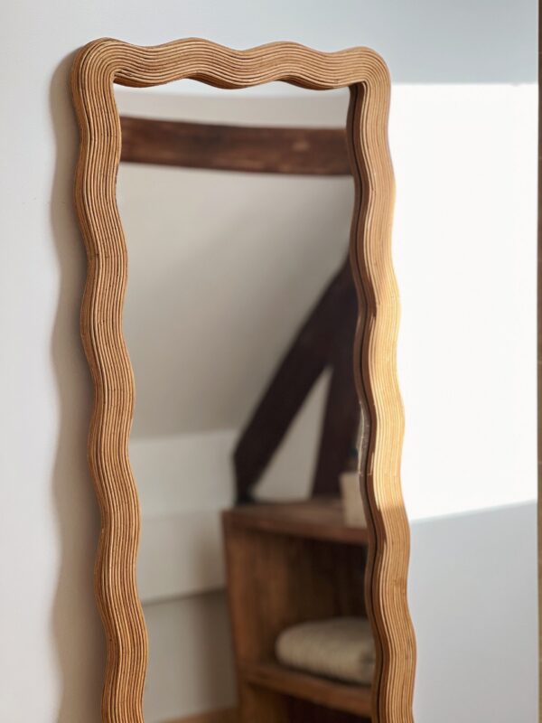 Miroir mural en rotin en forme de vague