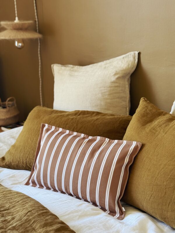 housse-de-coussin-lin-rayures Housse de coussin rayures corde/ noisette