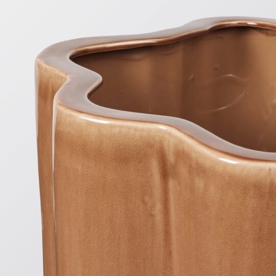 Pot de fleur en céramique marron