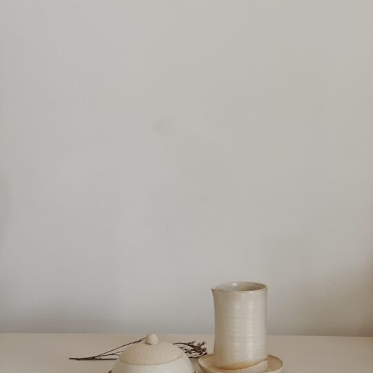 Saucière en grès avec sous tasse