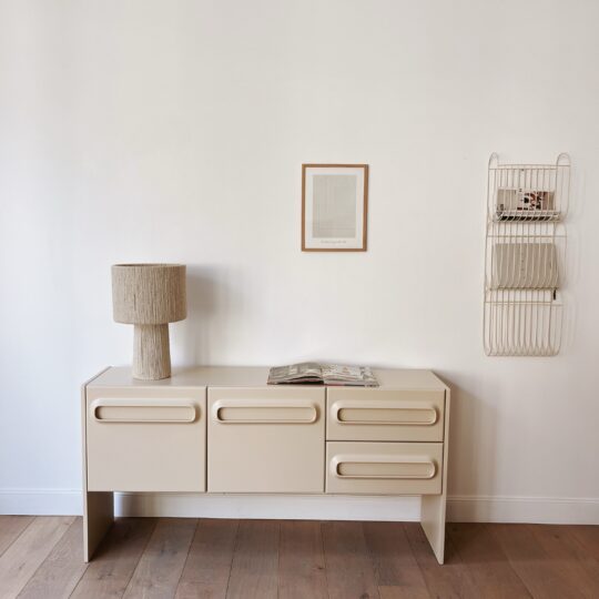 Enfilade space design retro creme