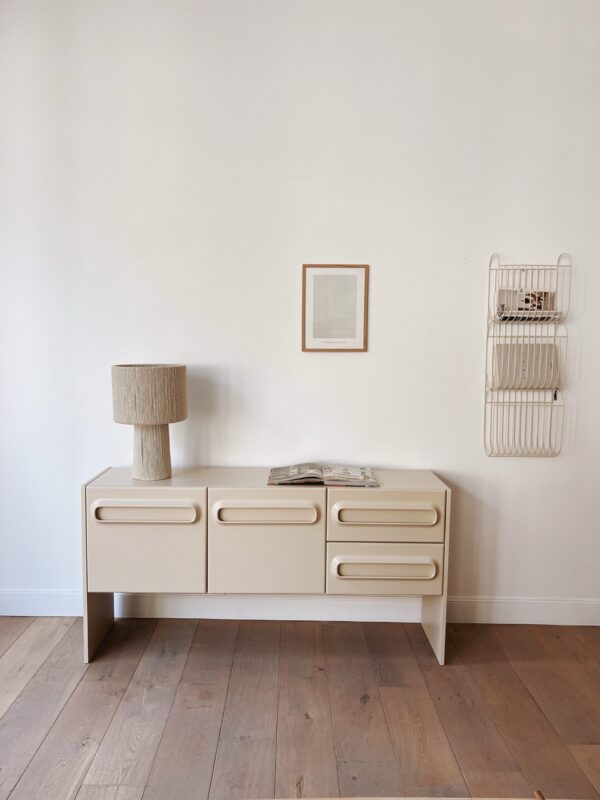 Enfilade space design retro creme