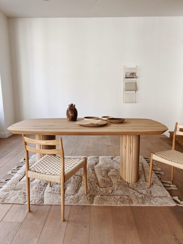table chêne massif moderne