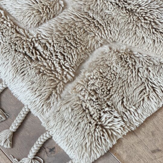 Tapis laine beige texture douce