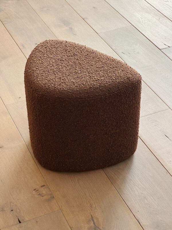 Pouf en bouclette marron