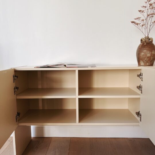 Meuble enfilade space design retro creme
