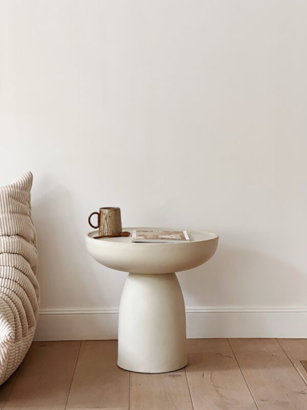 Tables d'appoint en microciment