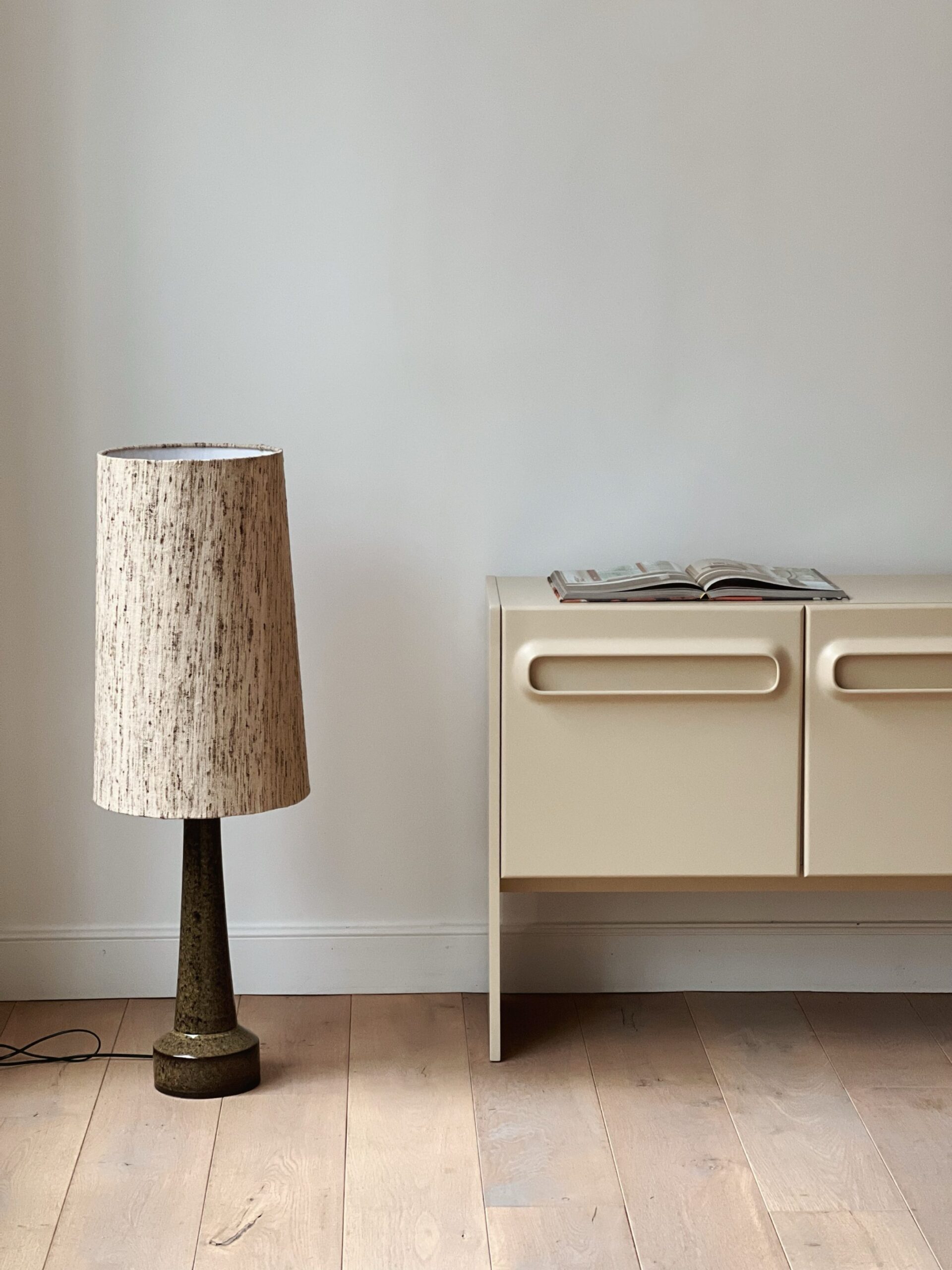 Lampe en grès moutarde