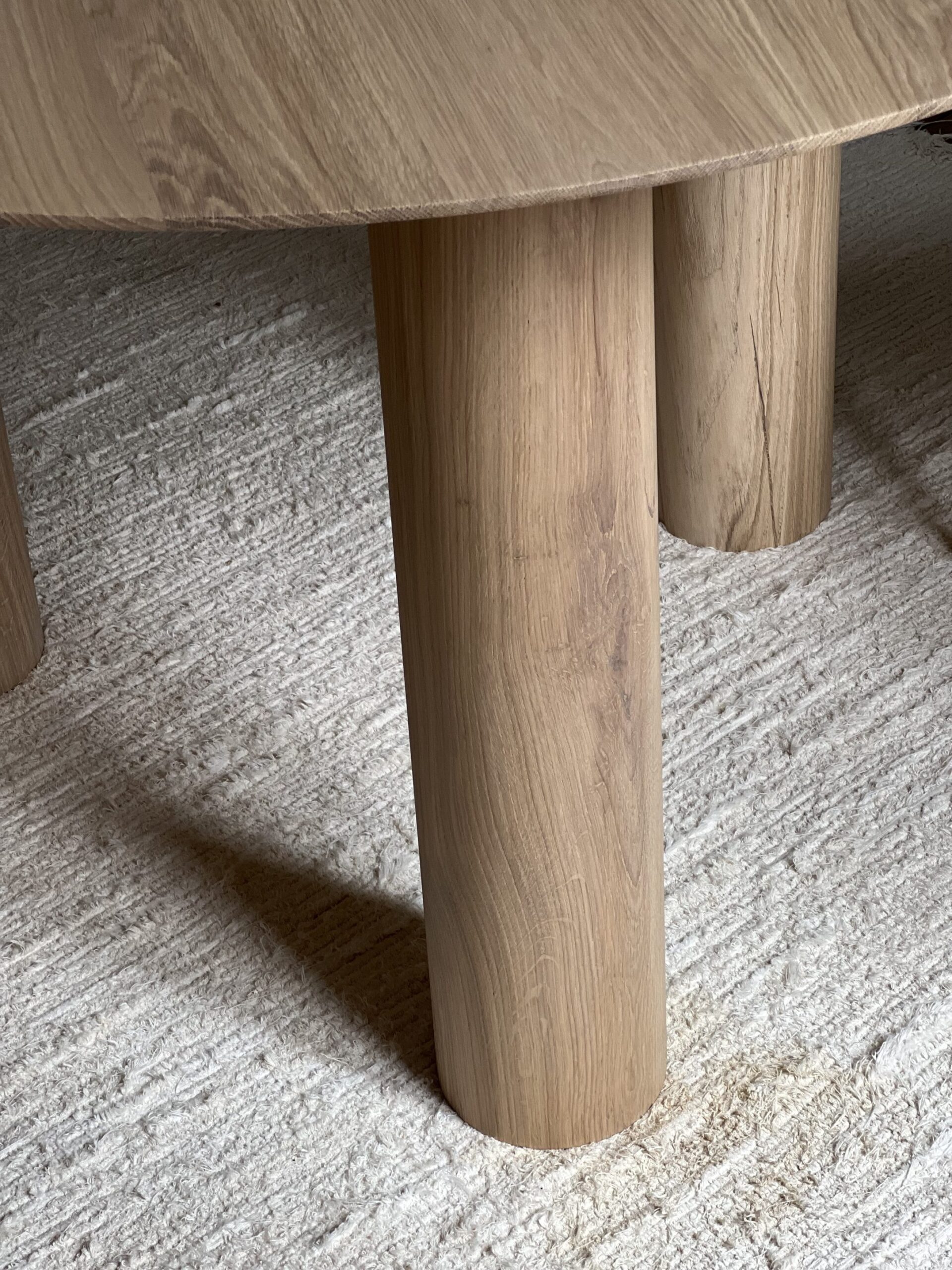 Table ronde de salle à manger en bois
