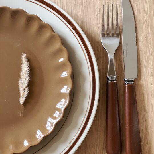 Assiette à dessert en céramique en forme de fleur