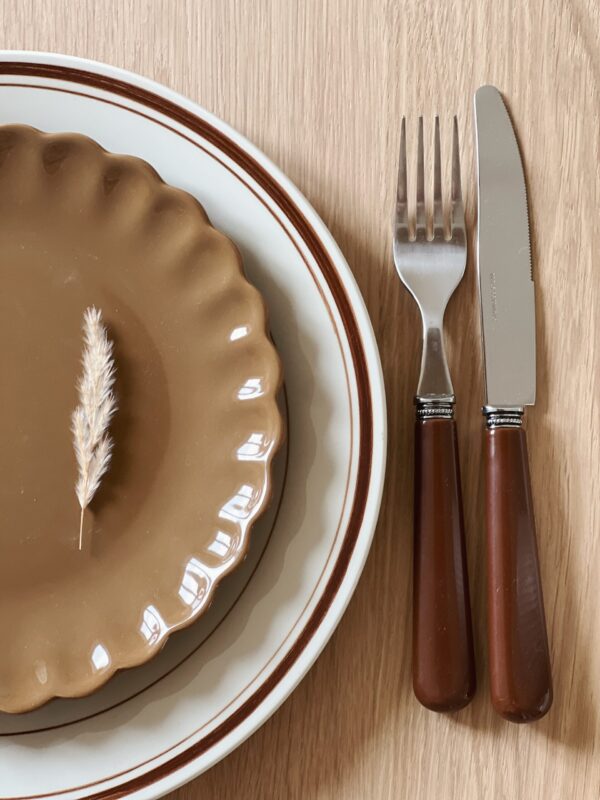 Assiette à dessert en céramique en forme de fleur