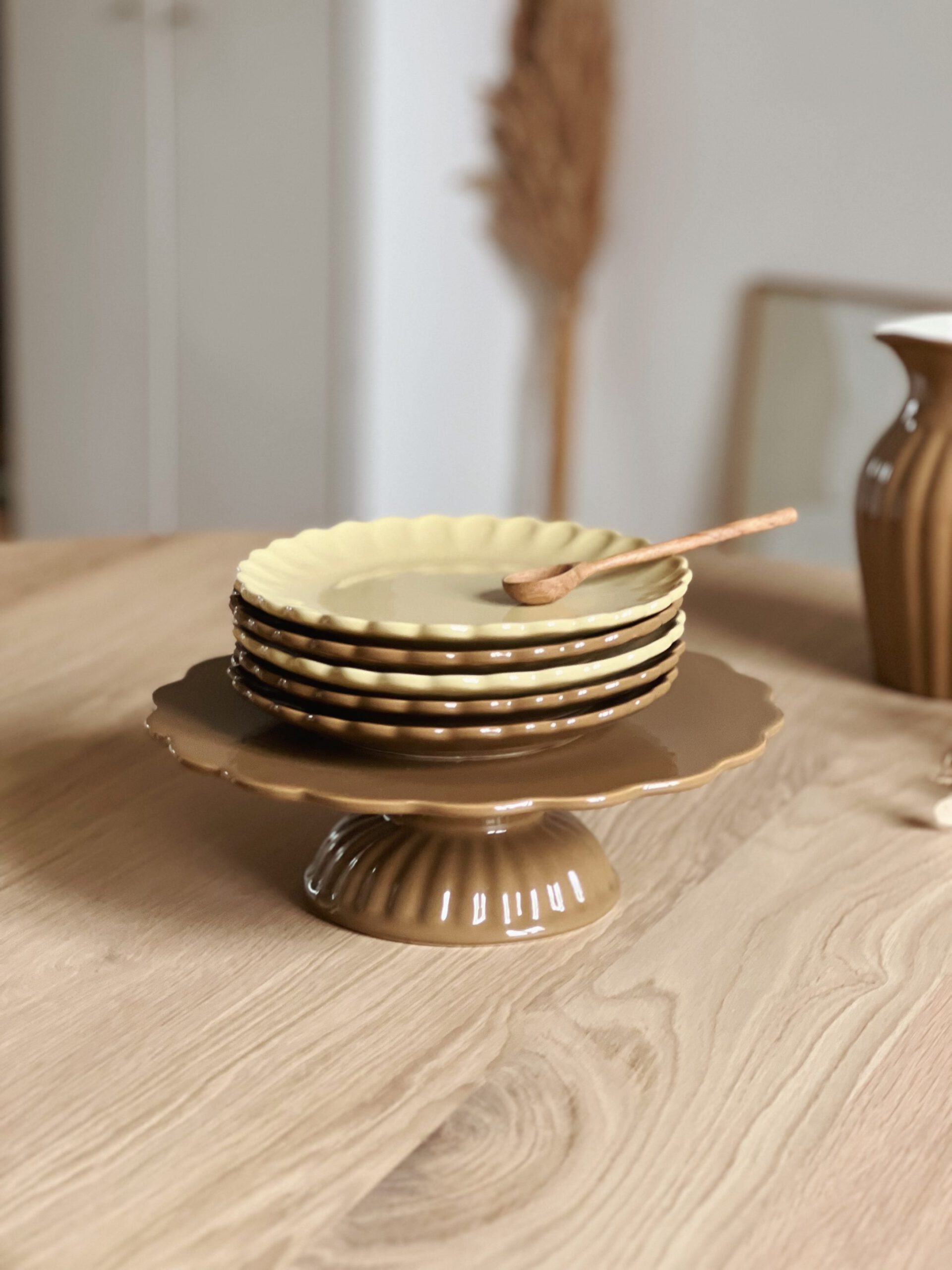 Plat à gâteaux sur pied