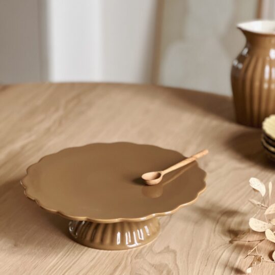 Plat à cake sur pied