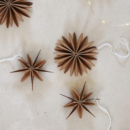 Décorations de sapin en papier