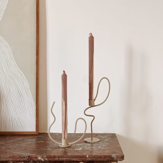 Bougeoirs en métal beige