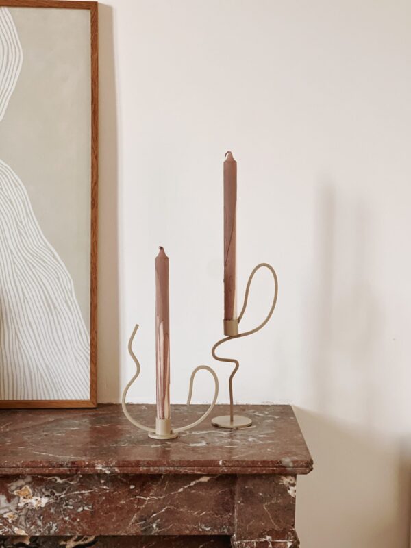 Bougeoirs en métal beige