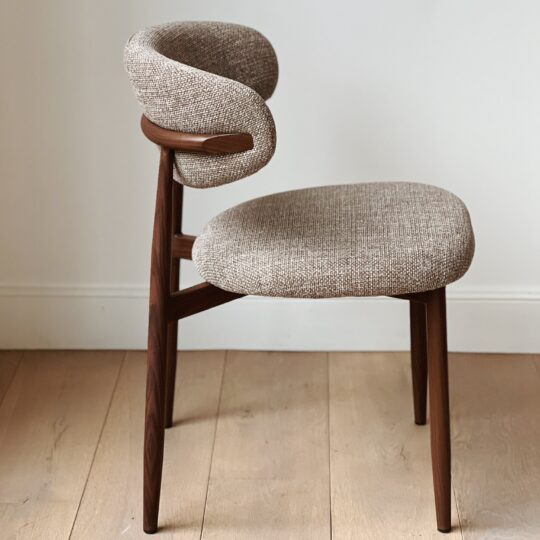chaise scandinave en tissu