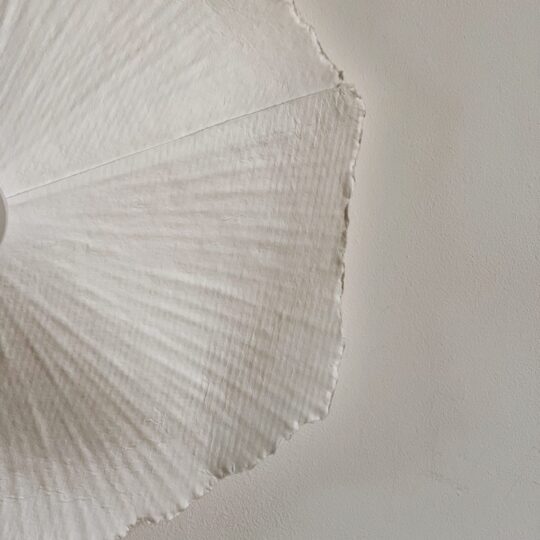 Applique murale en papier gaufré blanc