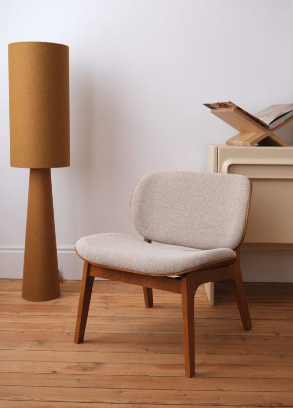 Fauteuil tissu beige et bois