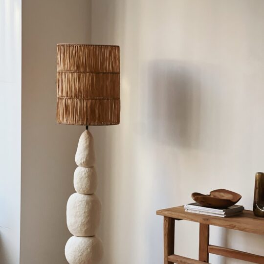 Lampadaire boule en papier mâché – Image 2