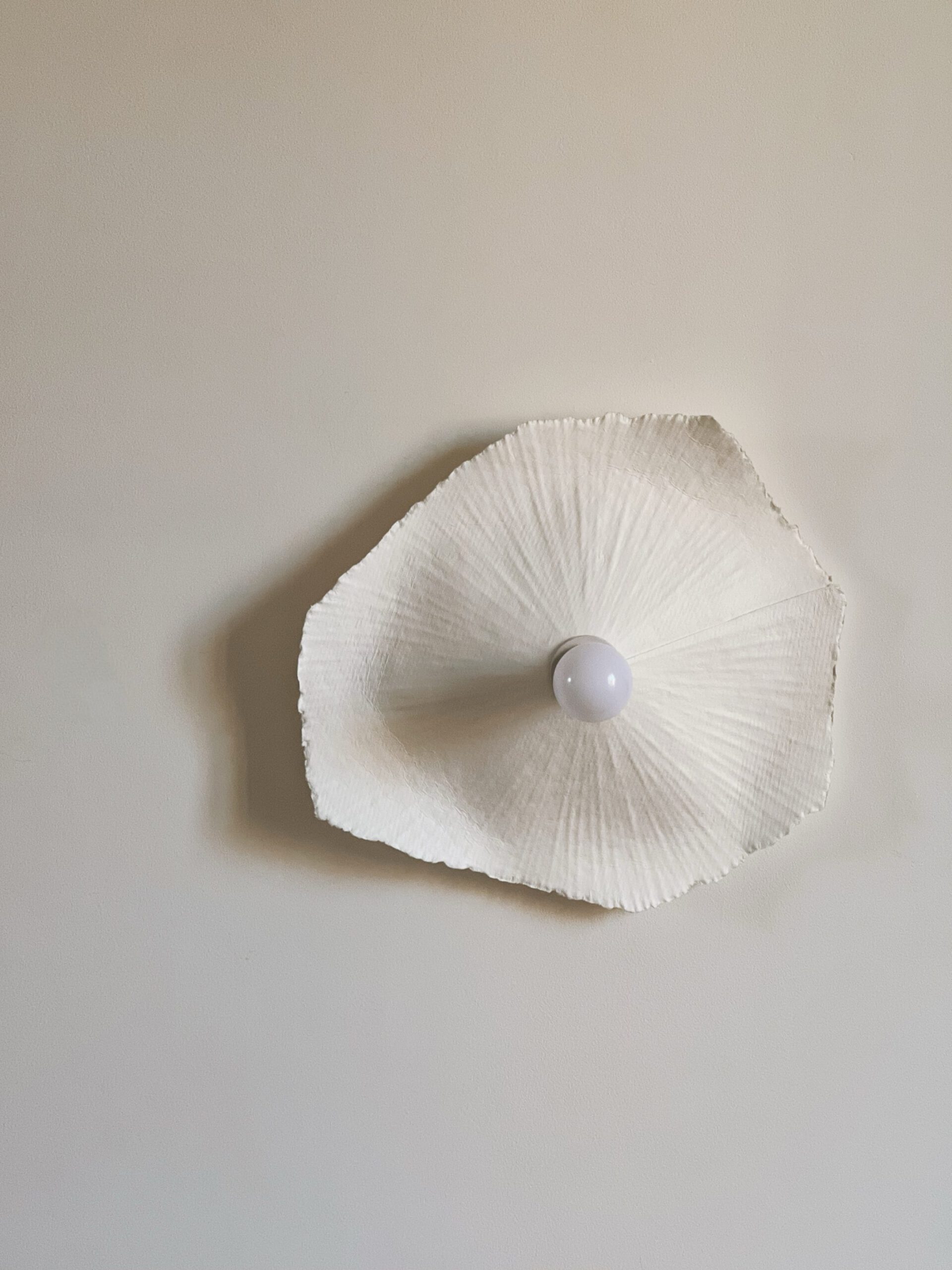 Applique murale en papier gaufré