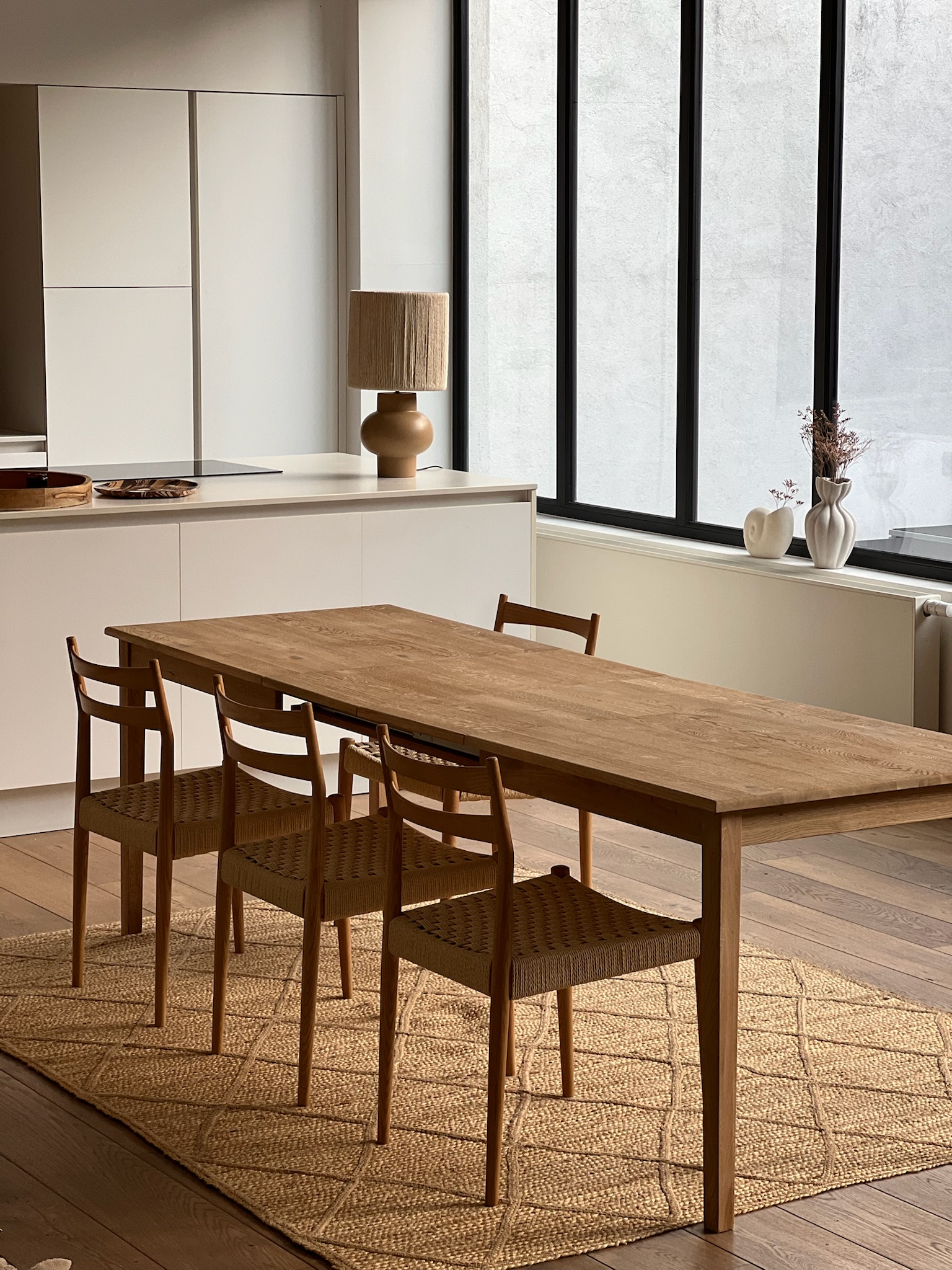 Table de salle à manger en chêne extensible avec rallonges intégrées