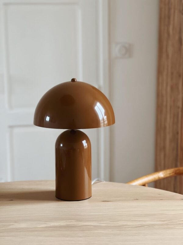 Lampe de chevet en métal