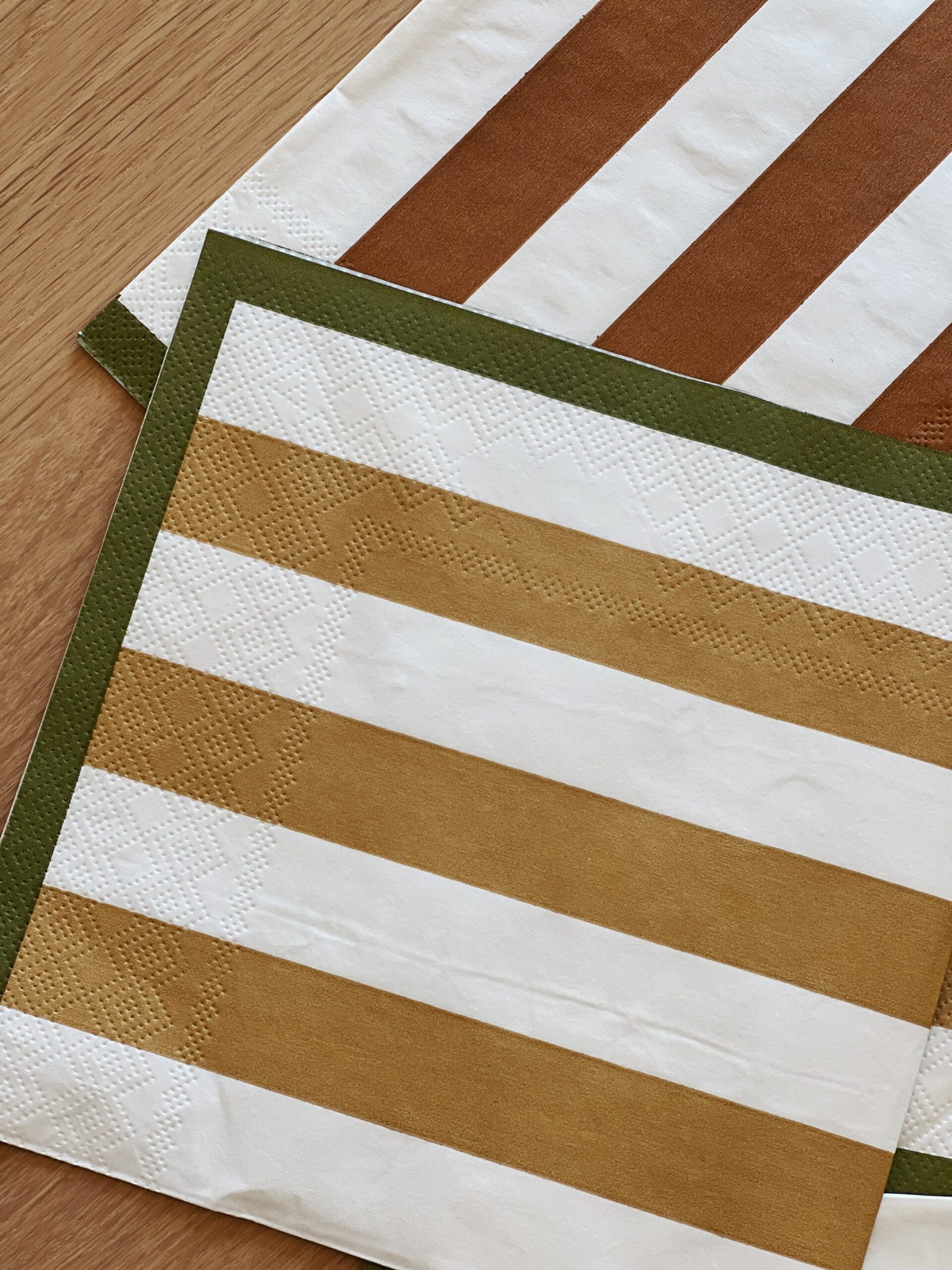 Serviettes en papier rayures