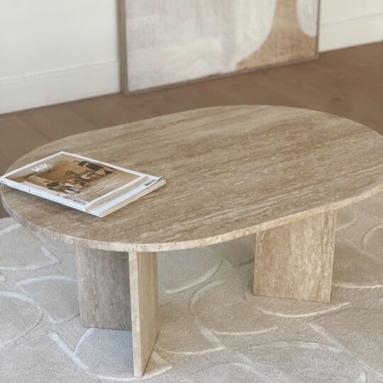 table basse en travertin ovale