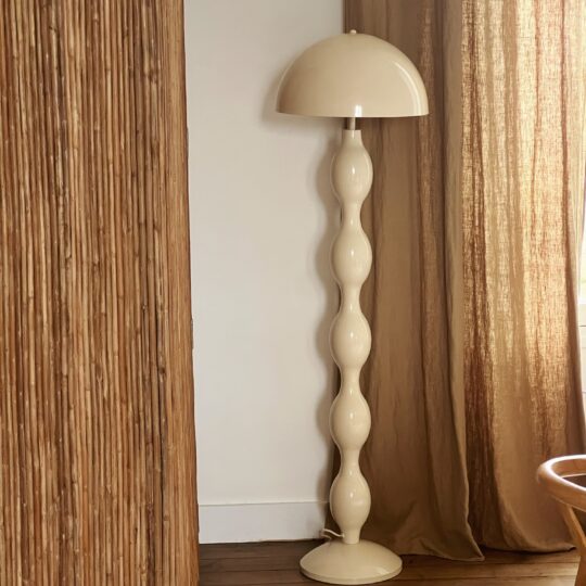 Lampadaire moderniste