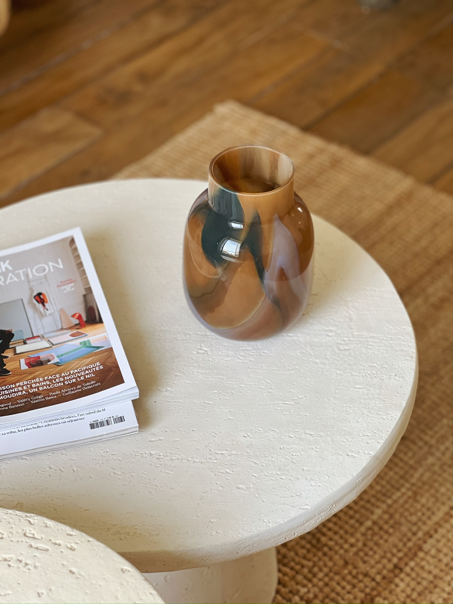 Vase en verre marron