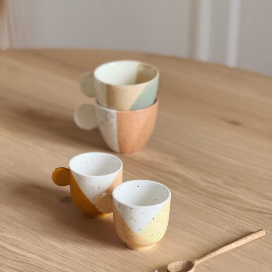 Tasses colorées